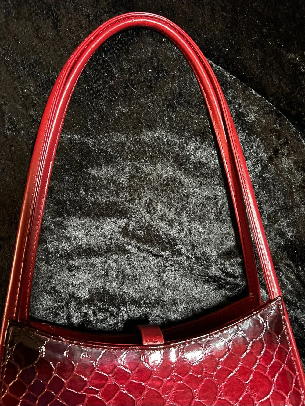 Red Croc-Effect Patent Shoulder Bag with Metallic Clasp